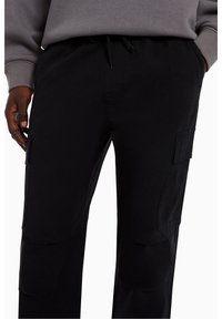 Bershka Cargobyxor - black