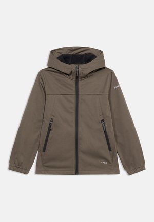 Barna kapucnis dzseki elülső cipzárral és két cipzáras oldalzsebbel, rugalmas mandzsettákkal, valamint apró fehér nyomott részletekkel az ujján és az alján.