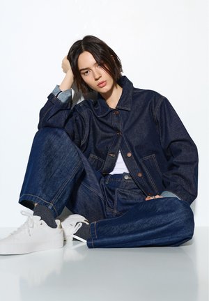 PULL&BEAR Sportcipő - white