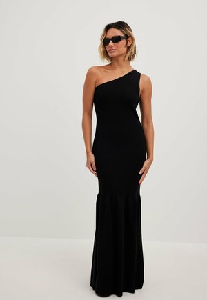 NA-KD EINSEITIG SCHULTERFREIES MIT MEERJUNGFRAUDETAIL - Maxi šaty - black
