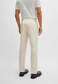 BOSS GENIUS - Chino - open white eleven