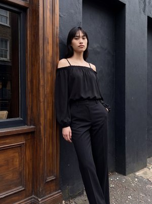 Urban Classics, LADIES COLD SHOULDER LONGSLEEVE - Langarmshirt - black