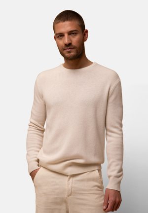 Jumper - snow