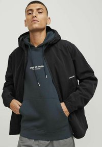 Jack & Jones KAPUZEN - Giacca outdoor - black