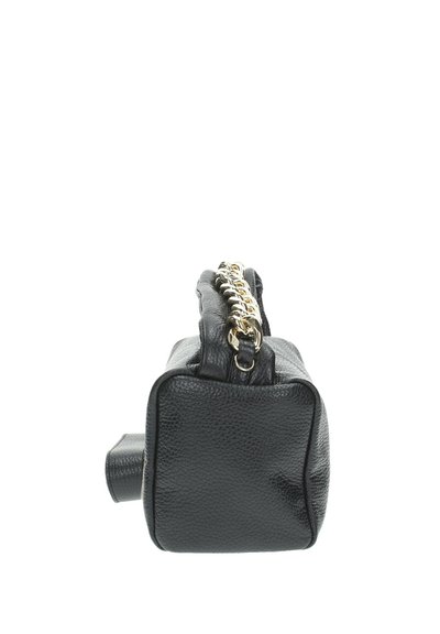 Borsa a tracolla in pelle nera con superficie texturizzata, forma rettangolare, accentuazione in catena dorata sulla parte superiore e doppi manici.
