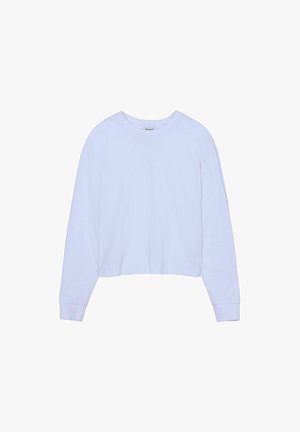 Lichtpaarse, lange mouwen cropped t-shirt gemaakt van zachte katoen met een ronde hals en ribbelmanchetten. Glad textuur, geen patronen of accenten.