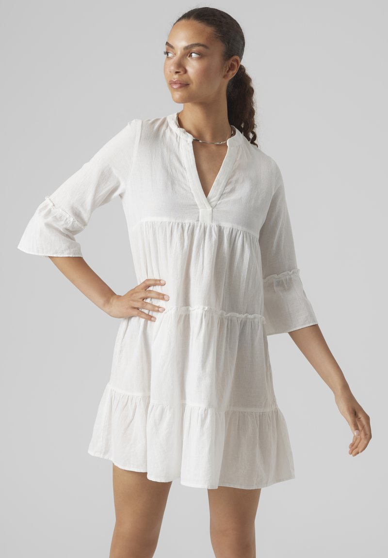 Vero Moda - VMHELI 3/4 SHORT WVN GA - Robe de jour - snow white, Agrandir