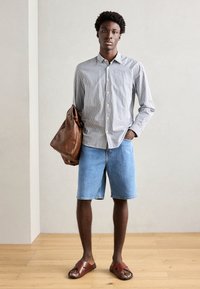 ECCO COZMO M - Ciabattine - cognac