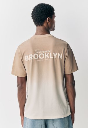 Next DIP DYE GRAPHIC - T-shirts print - new stone