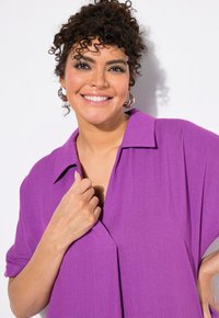 Ulla Popken SHORTSLEEVE - Denní šaty - violet