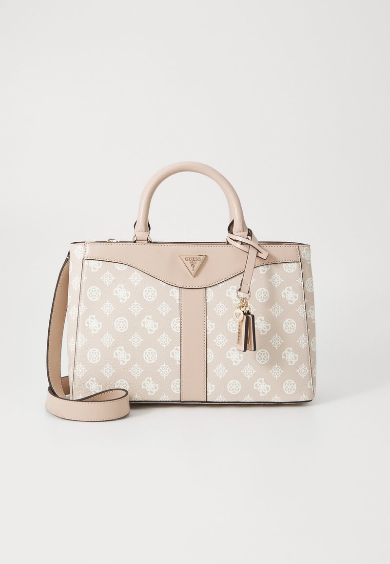 Borsa a tracolla beige in materiale sintetico con motivo a logo ripetuto, forma strutturata, doppi manici superiori e dettagli dorati.