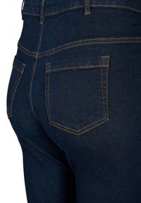 Zizzi HIGH WAISTED ELLEN - Džínsy bootcut - raw unwash