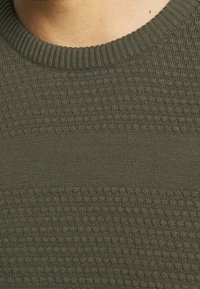 KnowledgeCotton Apparel Strickpullover - dark green