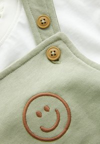 Non sélectionné, sage green