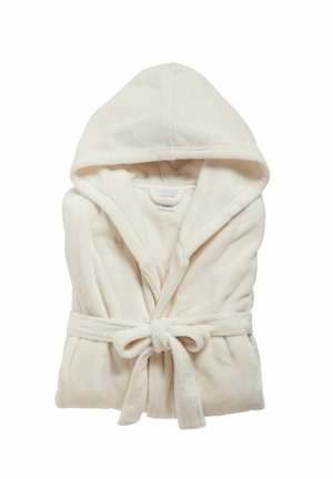 Miękki kremowy szlafrok z kapturem i przewiązanym paskiem w talii, starannie złożony na białym tle.
