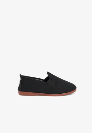 Pisamonas, Chaussons - black