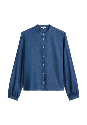 Chemise en denim bleu foncé avec de longues manches bouffantes, un col rond et une fermeture à boutons sur le devant avec des boutons blancs. Texture lisse, design simple.
