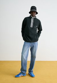 Thumbnail Image 3
