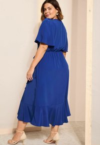 Curves Like These FLUTTER SLEEVE WRAP REGULAR FIT - Vardagsklänning - blue