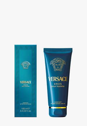 Baume après-rasage Versace Eros dans un tube bleu avec des accents dorés. Accompagné d'une boîte décorative assortie ornée d'un motif de clé grecque.