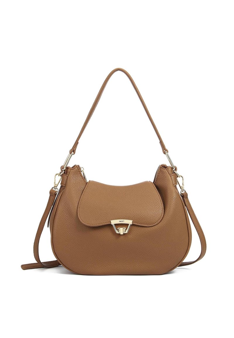 Borsa a mano in pelle marrone con forma arrotondata, superficie texturizzata, chiusura a pattina e dettagli in hardware dorato. Dotata di una tracolla corta e una lunga.