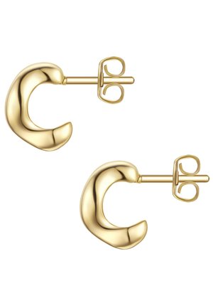 Par de pequeños pendientes de aro dorados brillantes con formas irregulares y redondeadas, y cierres de mariposa, sobre un fondo blanco.