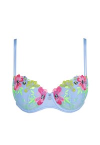 Lichtblauwe beha met bloemenborduurwerk in roze en groen, voorzien van een centrale decoratieve hanger en verstelbare bandjes.