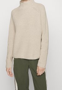 Marc O'Polo Stickad tröja - sand