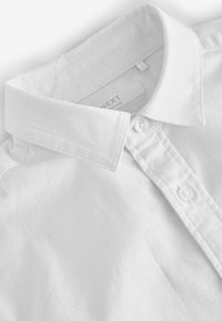 Non sélectionné, white