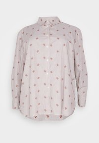 Camicia a maniche lunghe a righe in rosa chiaro con pattern geometrici ricamati rossi, chiusura con bottoni sul fronte e colletto classico.