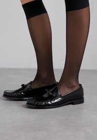 Stuart Weitzman LOTTIE BOW LOAFER - Παπούτσια χωρίς κορδόνια - black