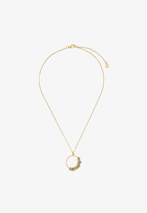 Złoty łańcuszek z okrągłym wisiorkiem ozdobionym drobnymi niebieskimi kwiatami z emalii oraz po jednej stronie przezroczystymi kryształami.