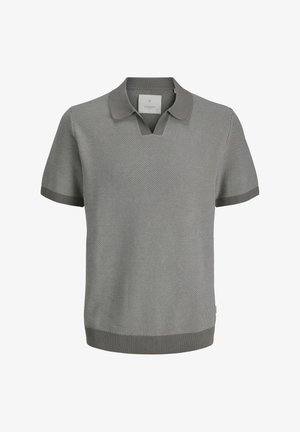 Polo gri cu mânecă scurtă, dintr-un material texturat, cu un guler tricotat și manșete ribbd. Dispune de o deschidere în formă de V la gât.