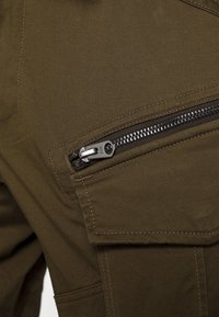 G-STAR Kapsáče - olive