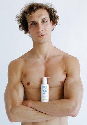 IDO LAB, IDOLOGY MEN MULTIFUNCTIONAL FACE & BODY CREAM MULTI TOOL - Skincare set - weiss