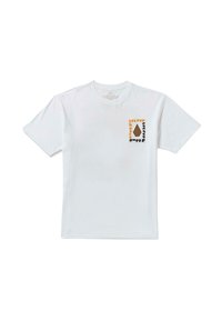 Camiseta blanca de manga corta con un pequeño logo geométrico en naranja y negro y el texto "Volcom Stone" en el lado izquierdo del pecho.