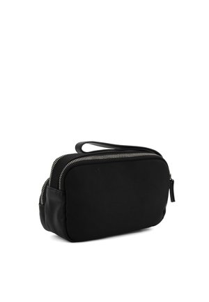  Tasche da viaggio rettangolare nera con due scomparti con zipper e un piccolo manico per il trasporto nella parte superiore, isolata su sfondo bianco.