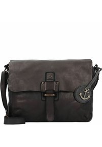 Borsa a tracolla in pelle grigia scura con patta pieghevole, dettaglio in metallo anticato a forma di ancora e tracolla regolabile. Superficie testurizzata e accenti lucidi.