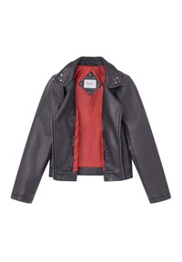 Črna usnjena biker jakna iz umetnega usnja s srebrnimi zvezdastimi žebljički na ovratniku, rdečo podlogo, zadrgo in prilegnjenim krojem.