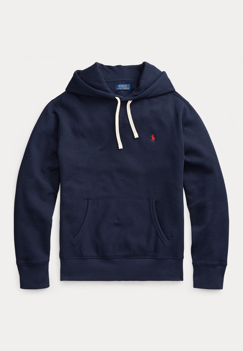 Sudadera de algodón azul marino con un bolsillo tipo canguro en la parte frontal, cordones blancos y un pequeño logo rojo en el pecho. Ajuste clásico con puños de canalé.