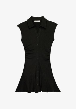 Robe noire sans manches boutonnée avec col, taille cintrée et ourlet évasé, en tissu texturé.