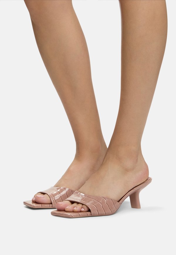 ENCHANTING - Pantolette flach