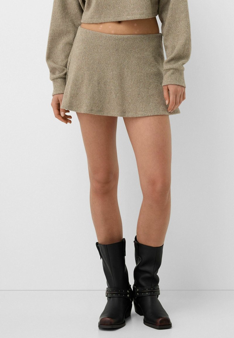 Bershka Minirok beige