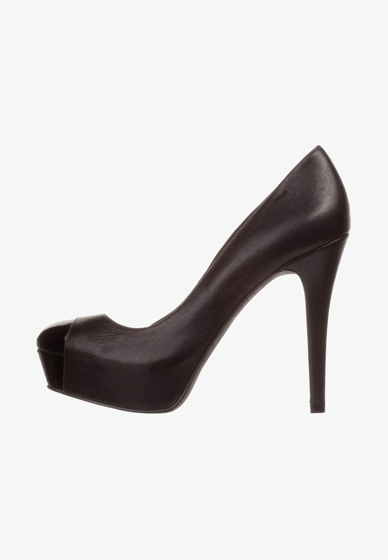 Černý vysoký podpatek s otevřenou špičkou, hladkým koženým povrchem a elegantním, špičatým siluetou. Obsahuje vysoký stiletto podpatek.