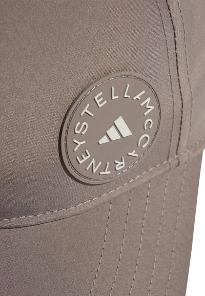 adidas by Stella McCartney Gorra - tech earth chalk pearl