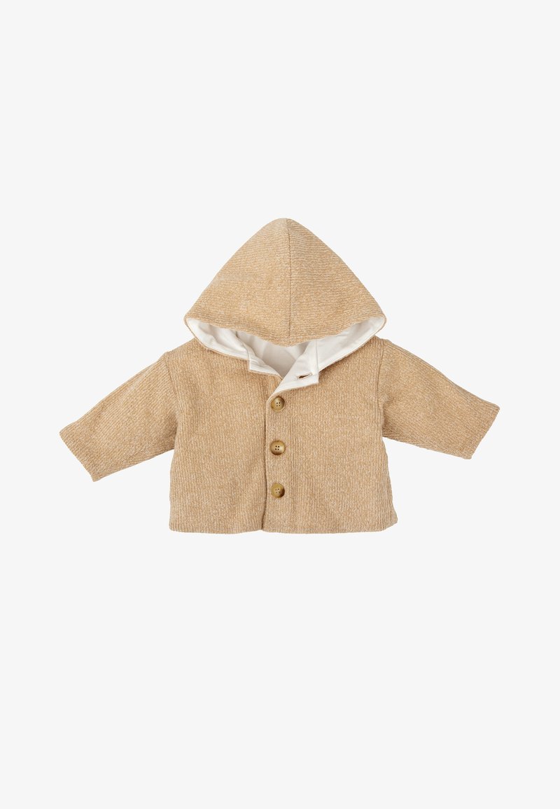 Chaqueta de bebé beige de punto con capucha, tres botones de madera y forro interior blanco, dispuesta sobre fondo blanco.