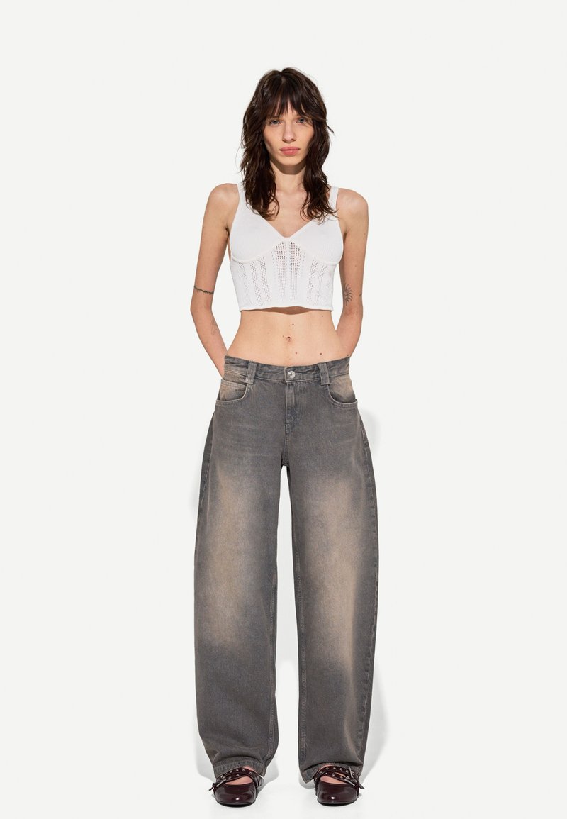 Bershka - BALLOON FIT  - Relaxed fit jeans - mottled dark grey, Enlarge