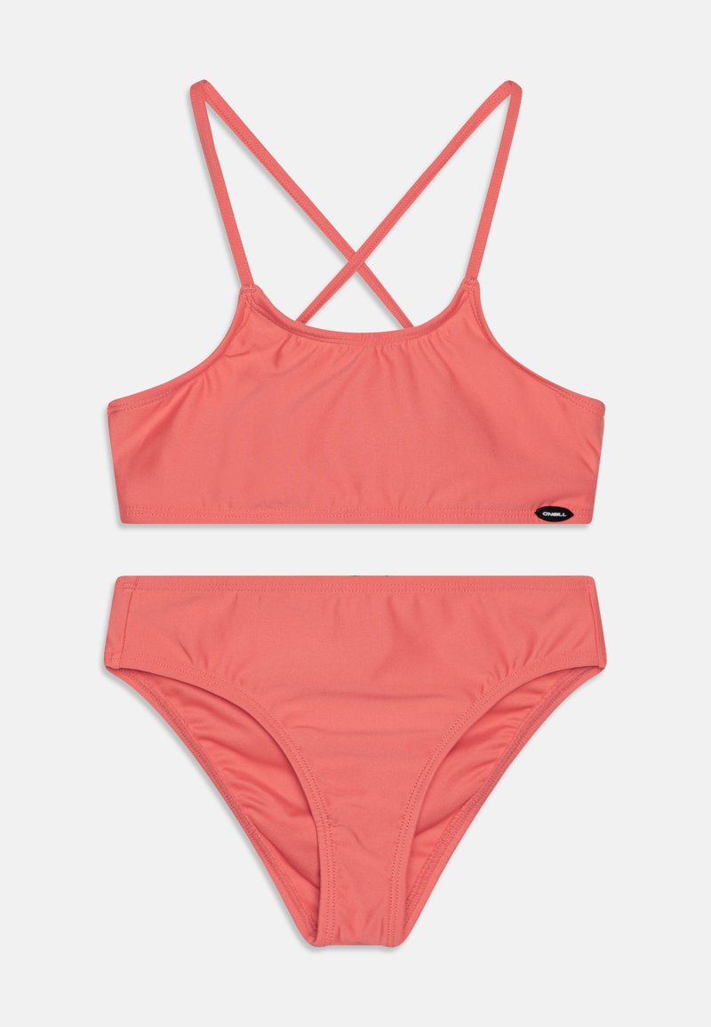 Set bikini corallo caratterizzato da un semplice top corto con spalline incrociate e slip a vita media, realizzato in tessuto liscio e elasticizzato.