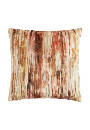 Cuscino decorativo quadrato con righe astratte verticali in tonalità di marrone, beige, arancione e rosso su tessuto strutturato.