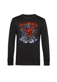Czarny długi rękaw bluzka z nadrukiem czerwonego demona na niebiesko-srebrnym pentagramie z napisem "HELLBOUND" powyżej.